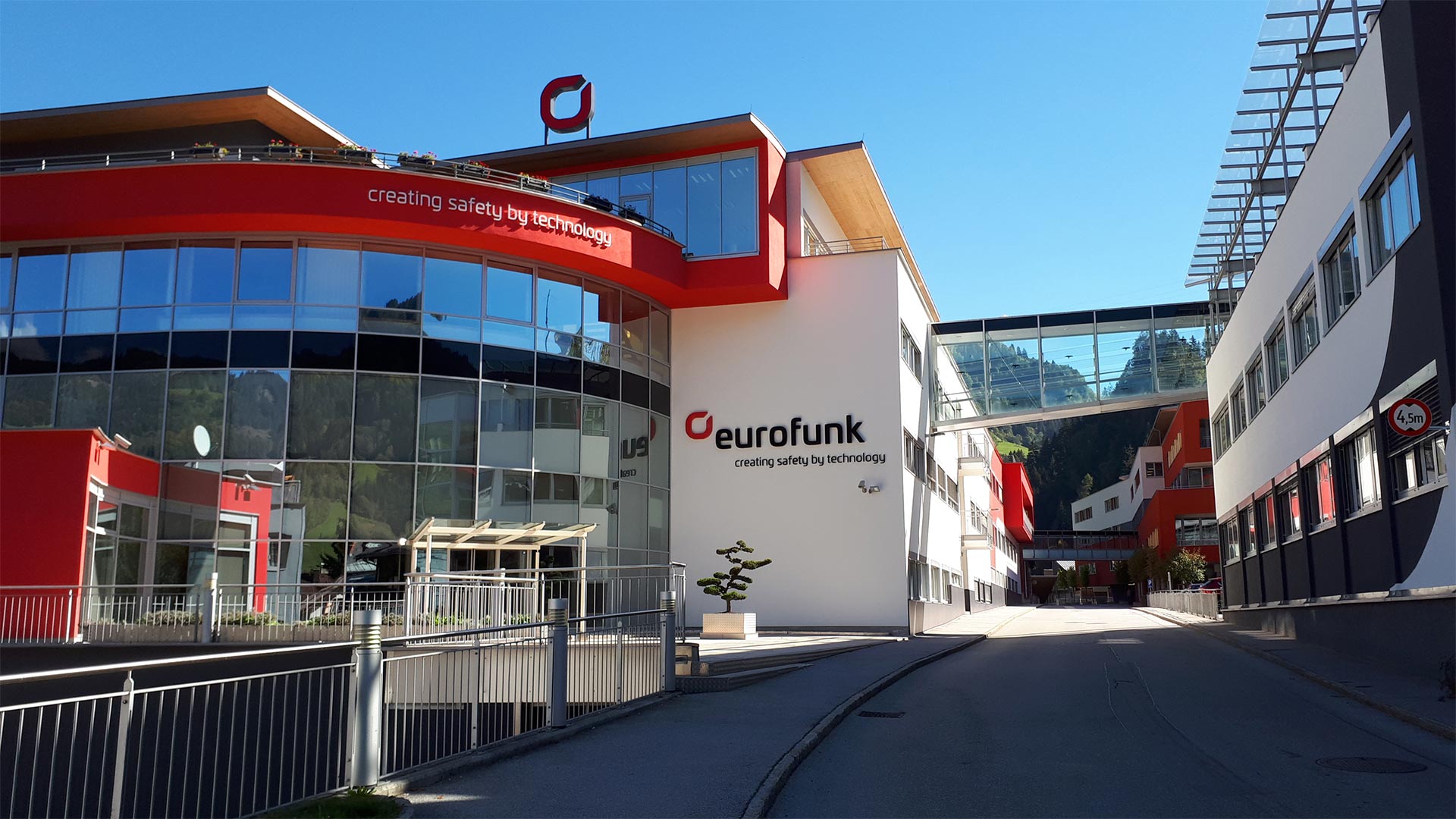 Die Firmenzentrale von eurofunk KAPPACHER in St. Johann im Pongau. (Foto: eurofunk KAPPACHER)