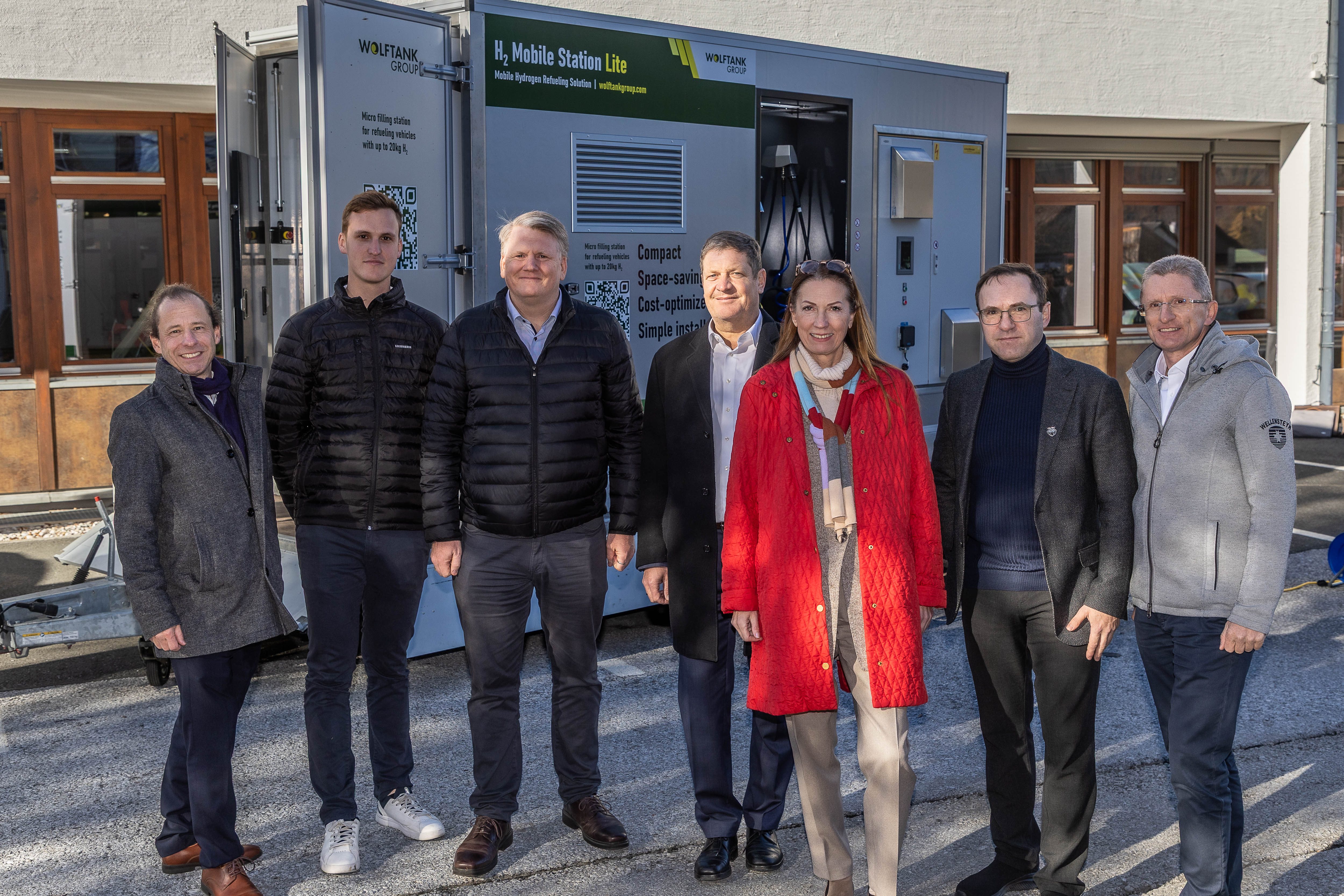 Gruppenfoto-Roundtable-Wasserstoff-251104_print