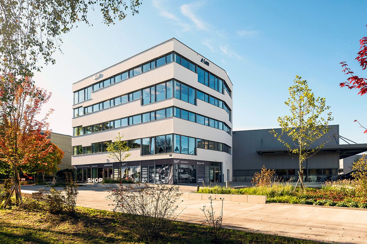 Außenansicht Gebäude Lam Research in Salzburg-Sam